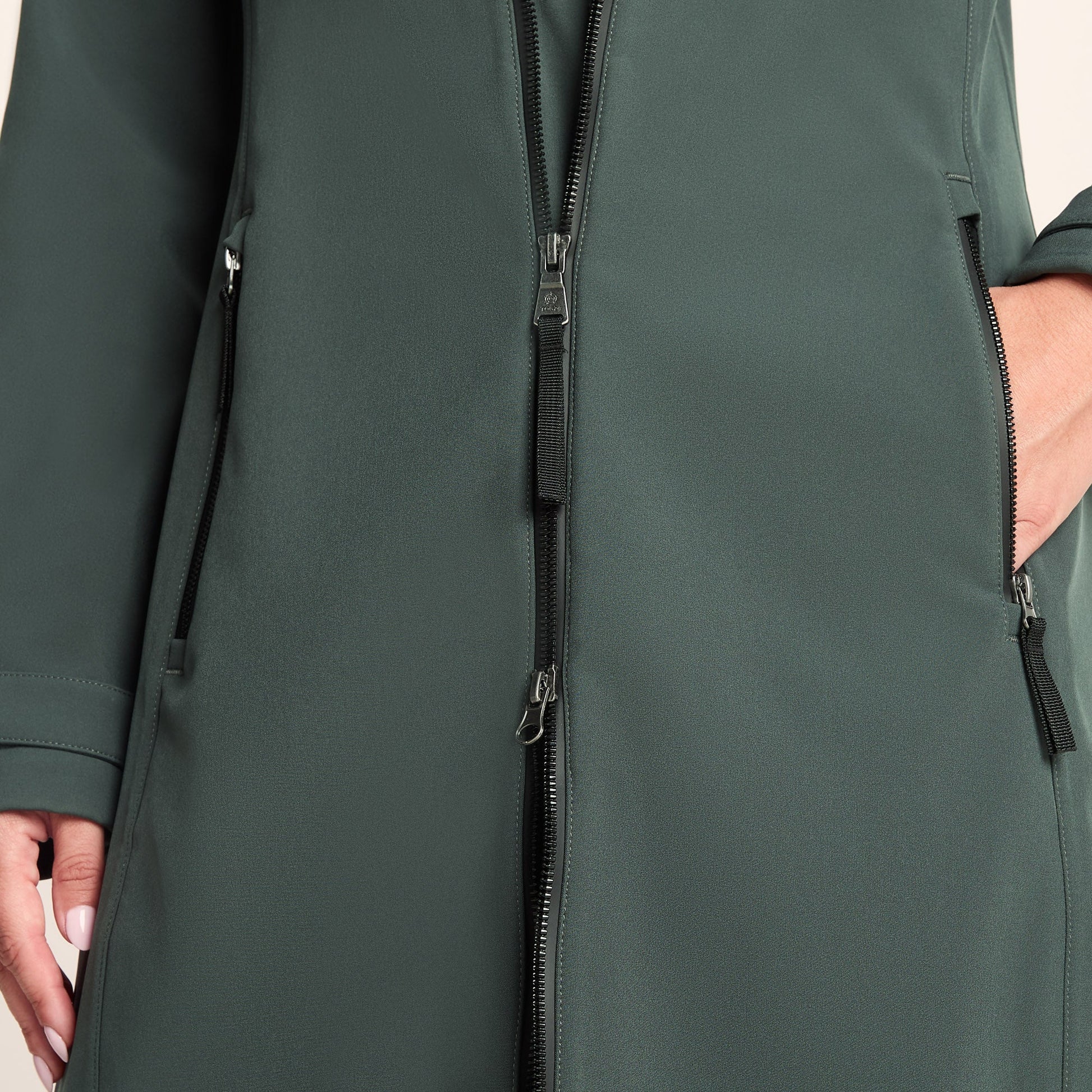 Enya Womens Longline Shower Resistant Softshell Jacket - Racing Green