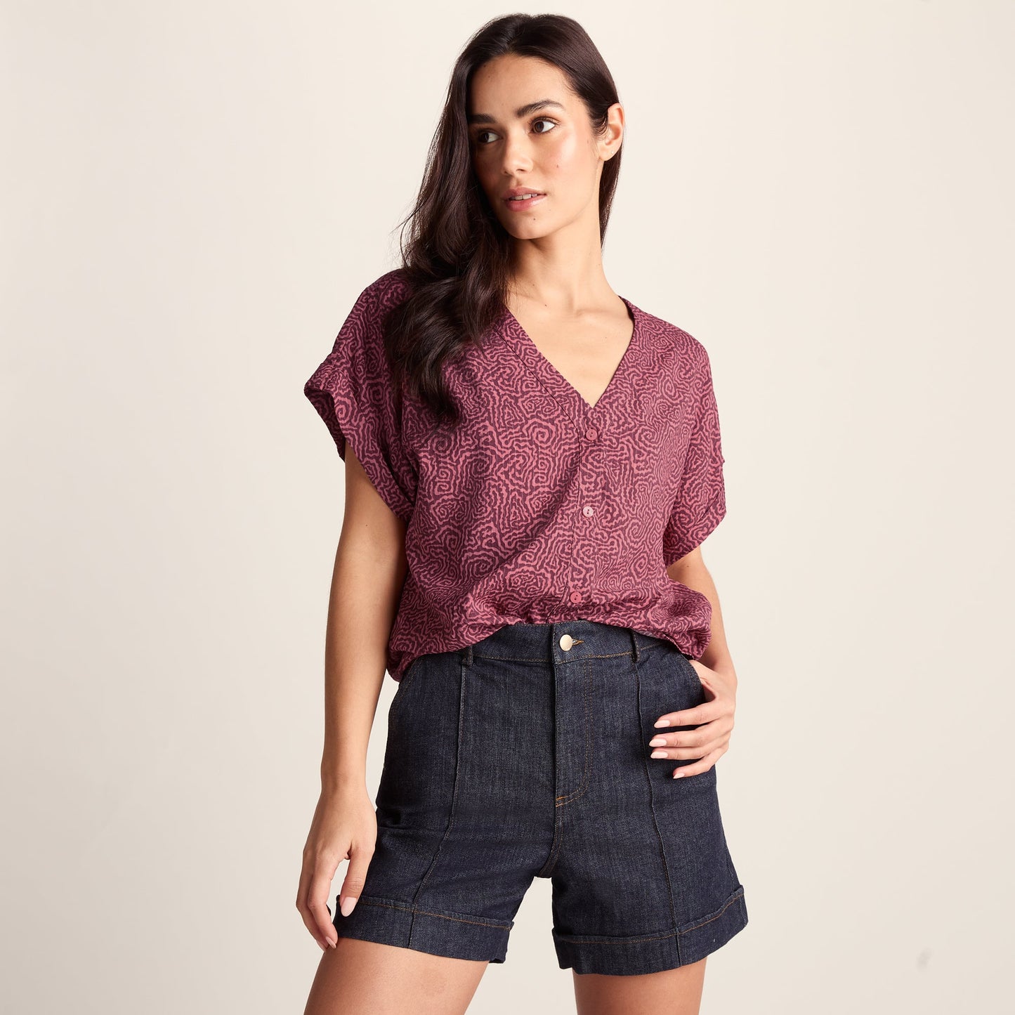 Meredith Womens Short Sleeve Supersoft Blouse - Black Raspberry Wiggle Print