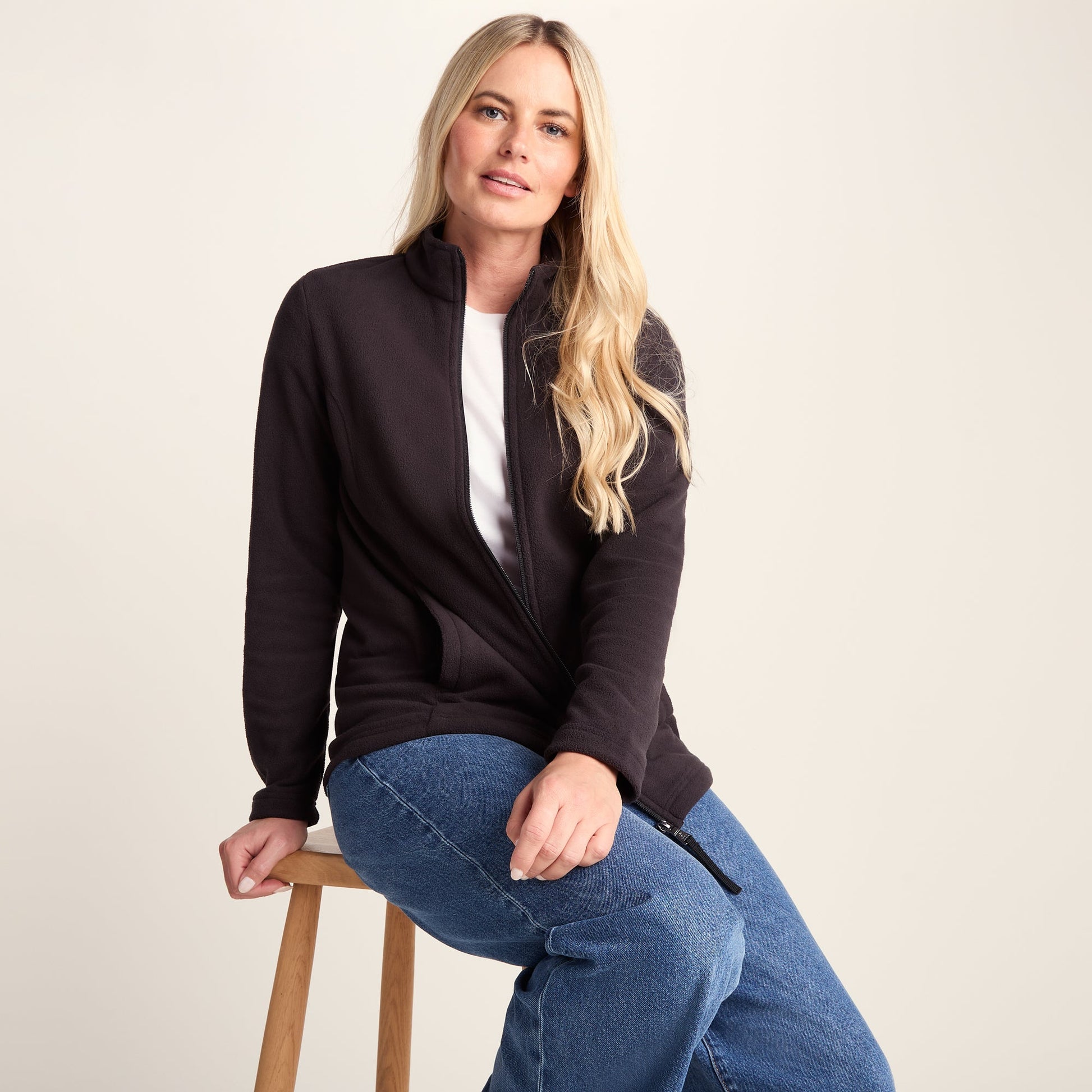 Revive Womens Fleece Jacket - Black