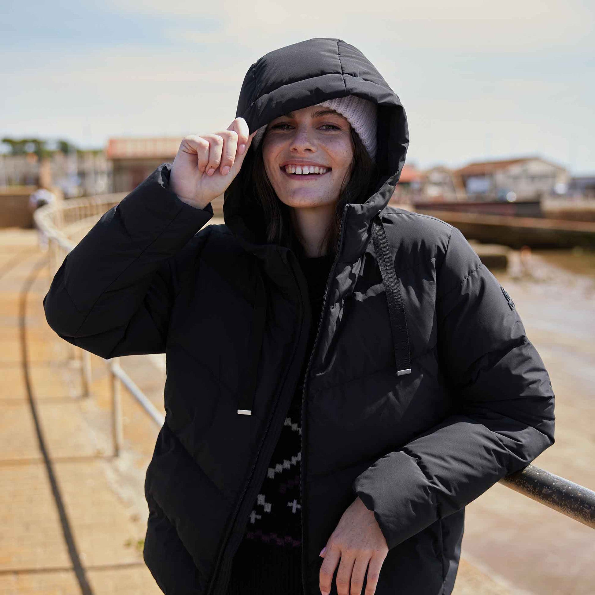 Raleigh Luxe Womens Shower Resistant Down Insulated Jacket - Black