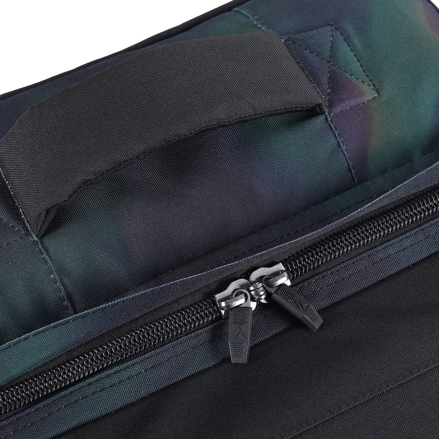 Surfanic Maxim 3.0 70L Roller Bag - Thermo Camo